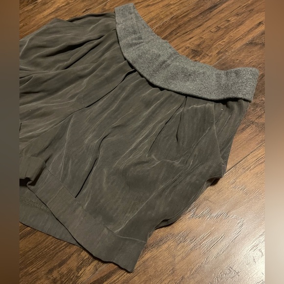 James Jeans hunter green petal shorts grey waistband rayon & tencel size 26 - Picture 3 of 7